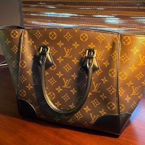 LOUIS VUITTON  Noir Monogram Canvas Phenix PM Bag